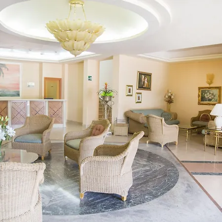 Village Paradise Ξενοδοχείο 4*