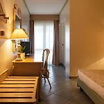 Hotell Village Paradise