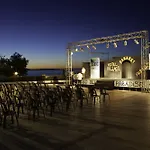 Hotell Village Paradise