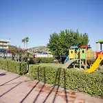 Village Paradise Hotell