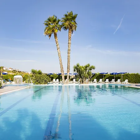 Szálloda Village Paradise