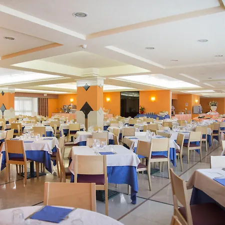 Village Paradise Szálloda 4*