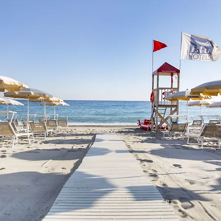 Szálloda Village Paradise