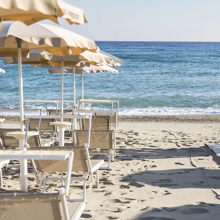 Village Paradise Szálloda Mandatoriccio Marina