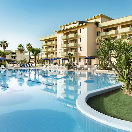 Szálloda Village Paradise 4*