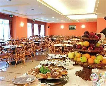 Village Paradise 4* مانداتوريسيو مارينا