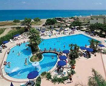 Village Paradise فندق مانداتوريسيو مارينا