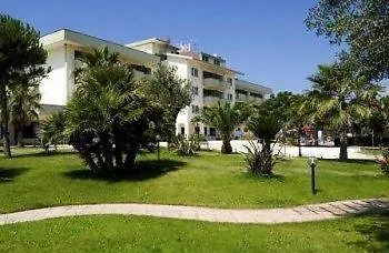 Village Paradise מלון