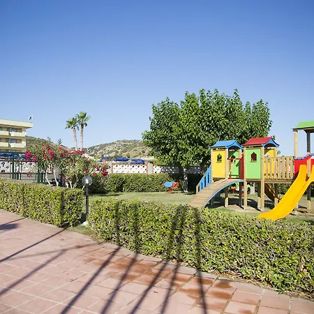 Village Paradise Szálloda