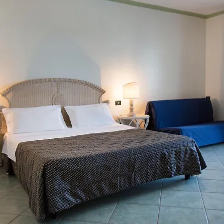 Village Paradise Szálloda