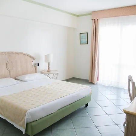 Szálloda Village Paradise Mandatoriccio Marina