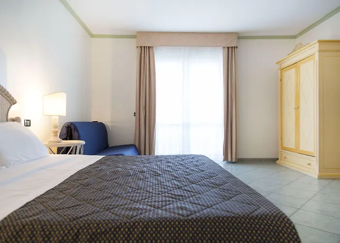 Village Paradise Hotell