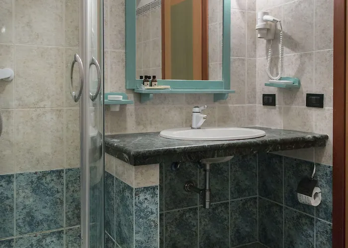 Village Paradise Hotel 4*