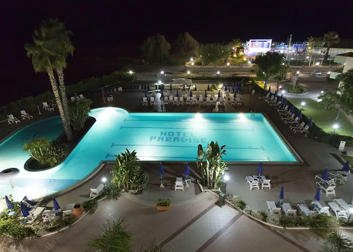 Village Paradise Hotell 4*