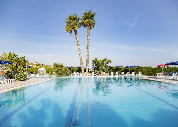 Hotell Village Paradise