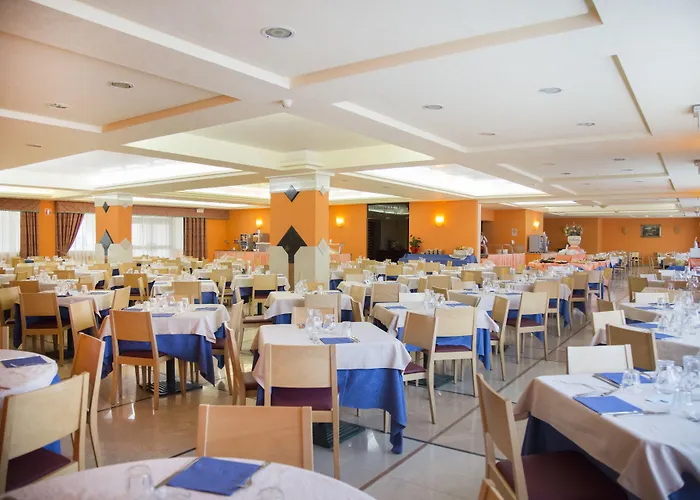 Village Paradise Hotell 4*