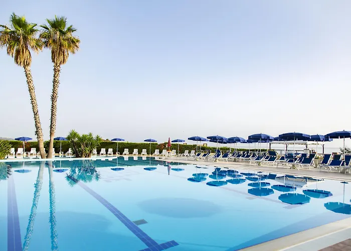 Hotell Village Paradise 4*