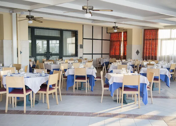 Hotell Village Paradise